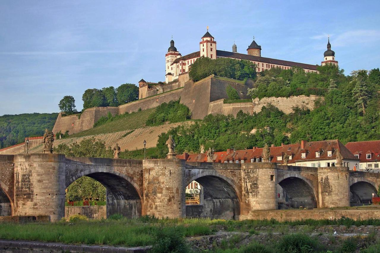 Helle und geräumige 3-Zimmer-Wohnung Würzburg Exterior foto